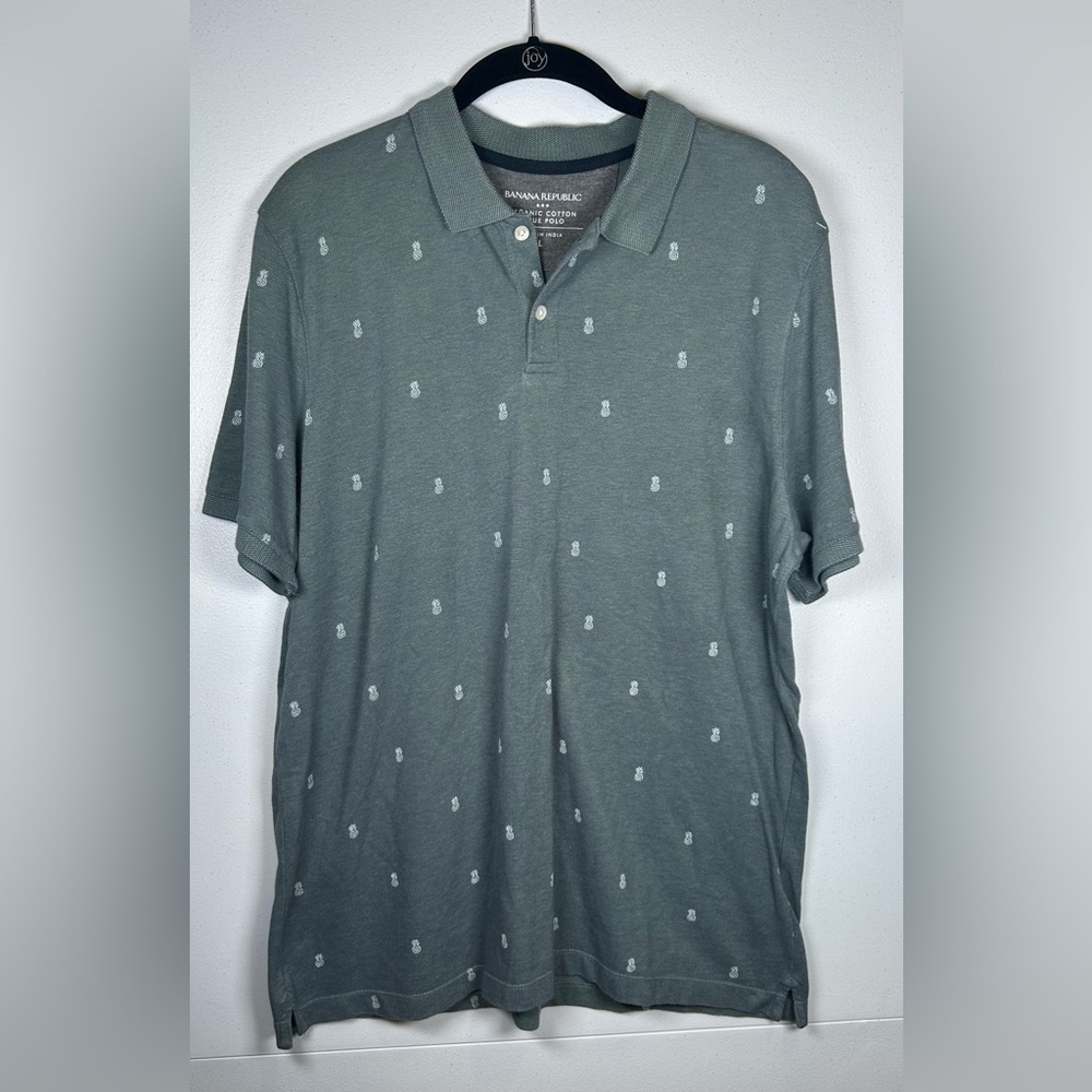 Banana Republic Sage Green Organic Cotton Polo Shirt for Men. Size Large.